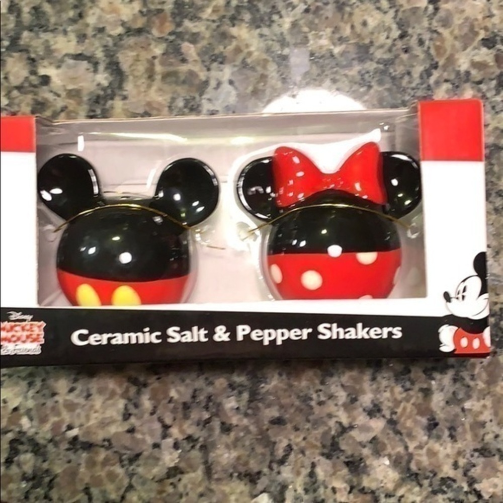 Disney Mickey & Minnie ear salt & pepper shakers